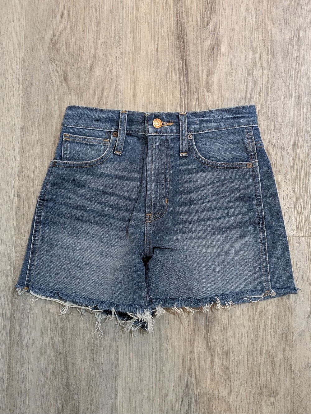 Madewell Women’s Size 23 “The Perfect Jean Short” – Medium Wash